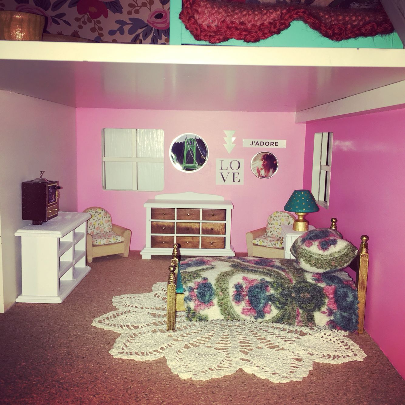 Dollhouse Bedroom Decor