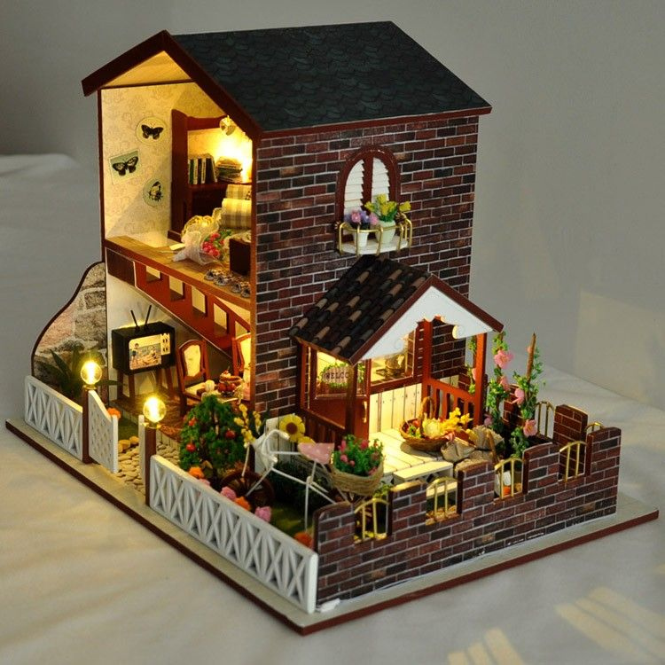 Gift For Girl Assembling DIY Miniature Model Kit Wooden Doll House 