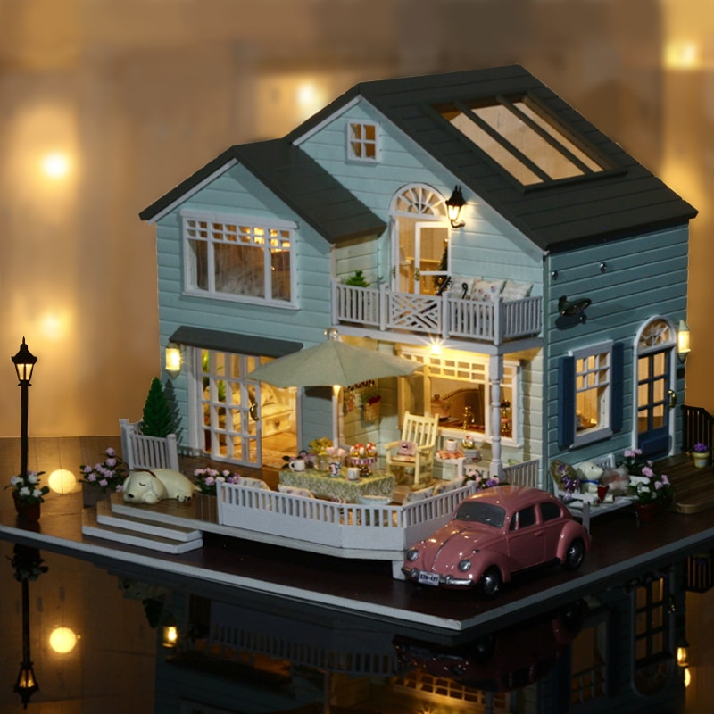 Handmade Doll House Queens Town DIY Room Miniature Model With Light 