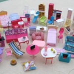 HUGE 82 PIECE LOT OF BARBIE DOLLHOUSE FURNITURE ACCESSORIES SOME