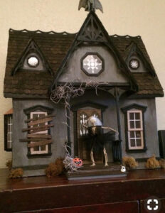 I m A Sucker For This Fabulous Photo In 2020 Haunted Dollhouse Doll