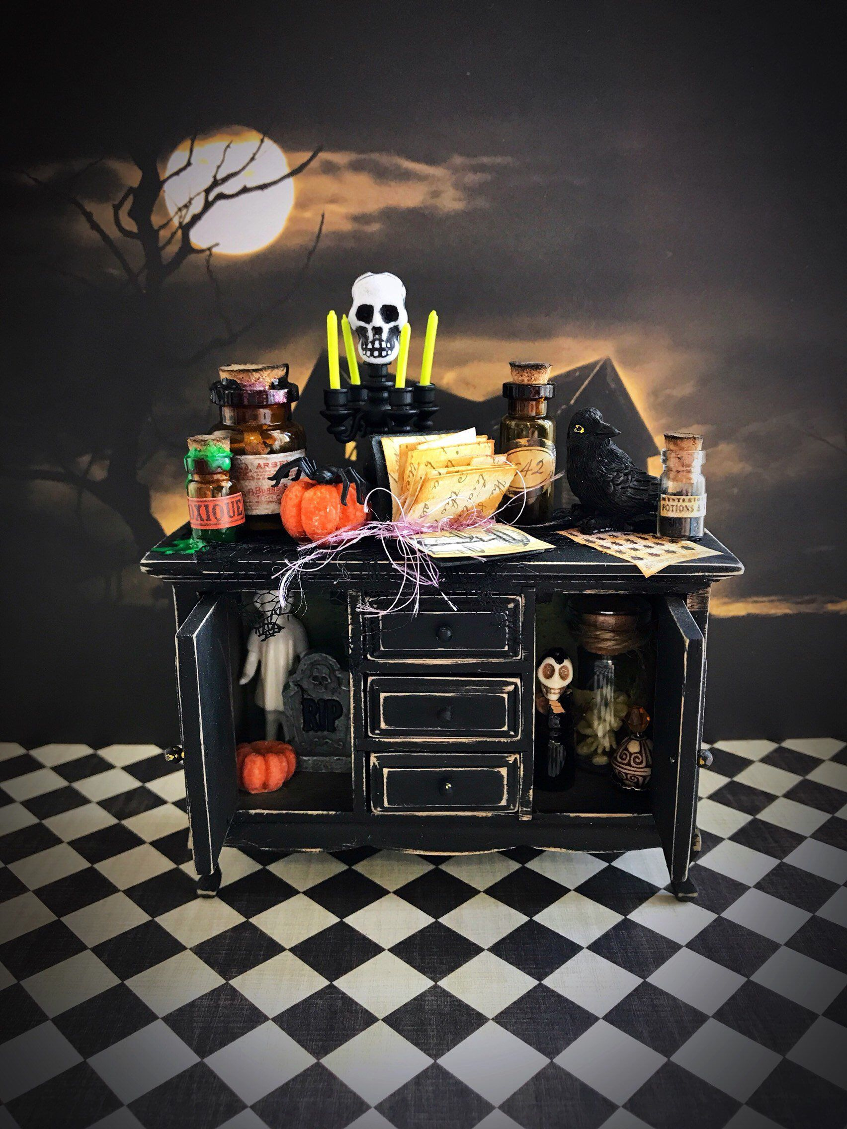 Miniature Halloween Furniture Dollhouse Cupboard Haunted Dollhouse 