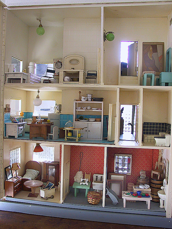 Modern Dollhouse Inside