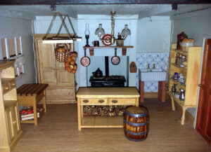 Pin By Lisa Valle Milam On Dollhouses Victorian Doll House Victorian