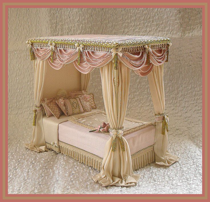 Silk Four Poster Dollhouse Bed In 1 12 Scale Gorgeous Doll 