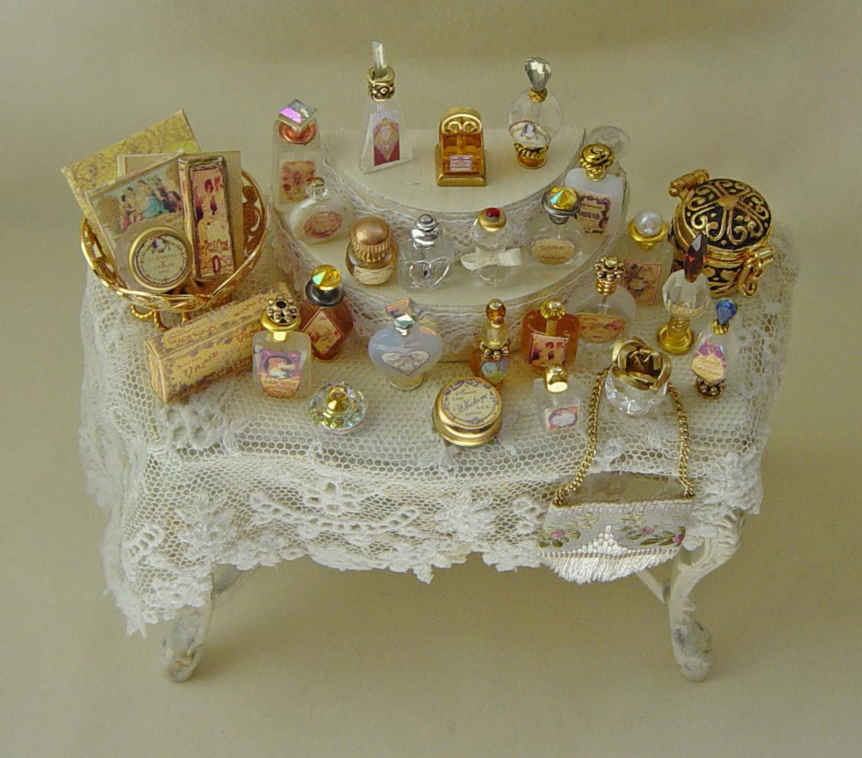 Dollhouse Miniatures Accessories
