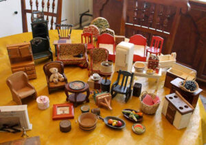 Vintage Dollhouse Experts I Need Your Advice 3 Questions Retro